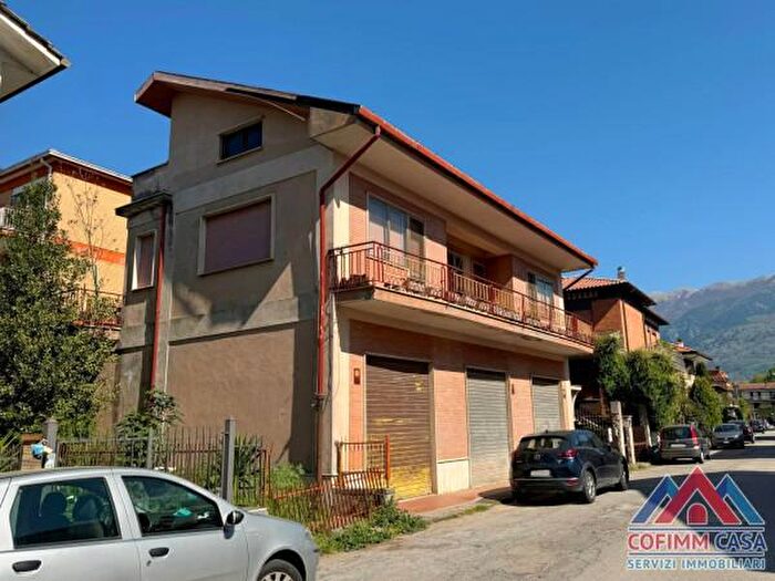 Case in Vendita e in Affitto - 2