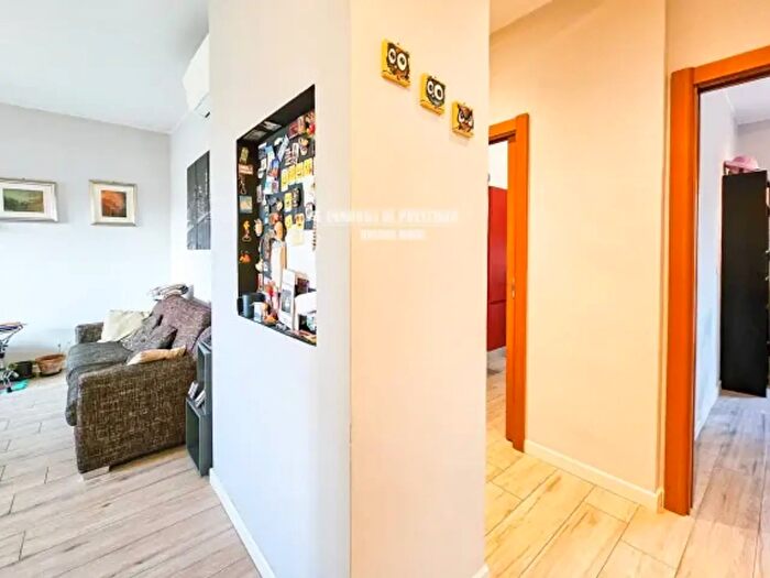 Appartamento trilocale in vendita in Via degli Astri, Milano