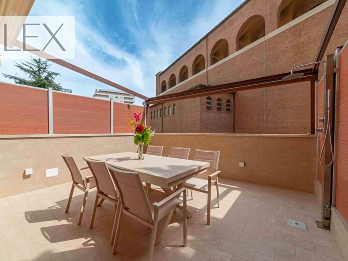 Appartamento quadrilocale in vendita in Via Lucrino, Africano Villa Chigi, Roma
