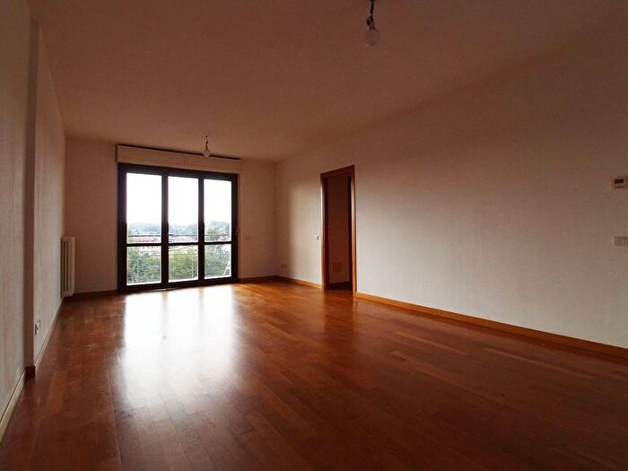 Appartamento trilocale in affitto in Via Nino Bixio, Arconi, Cantù