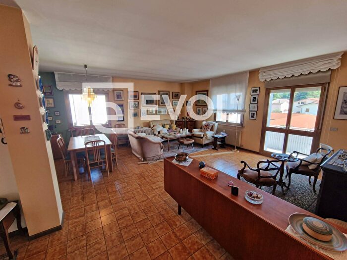 Appartamento trilocale in vendita in Via Dante, Tarcento