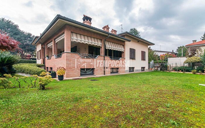 Casa con 5 locali in vendita in Via Palmiro Togliatti a, Saronno