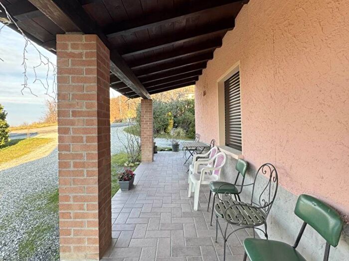 Casa con 5 locali in affitto in Vernasca