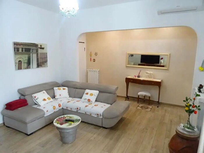 Appartamento trilocale in vendita in Campi Bisenzio