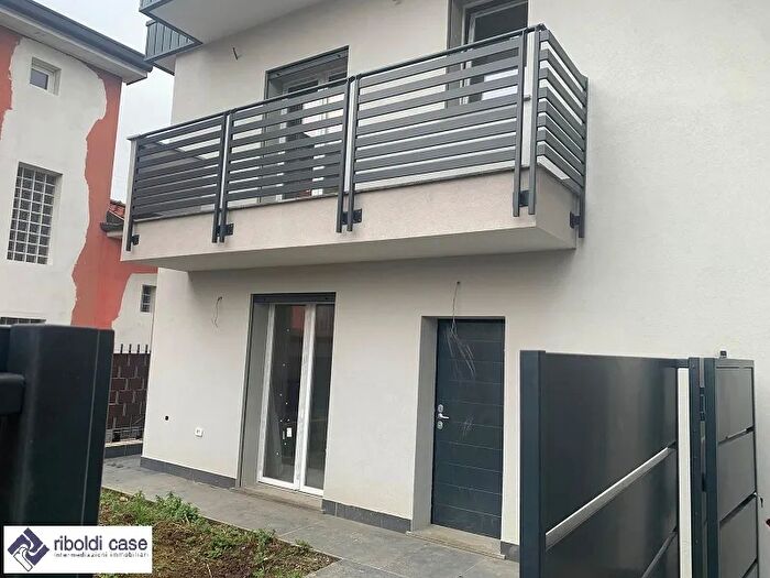 Casa quadrilocale in vendita in Seveso