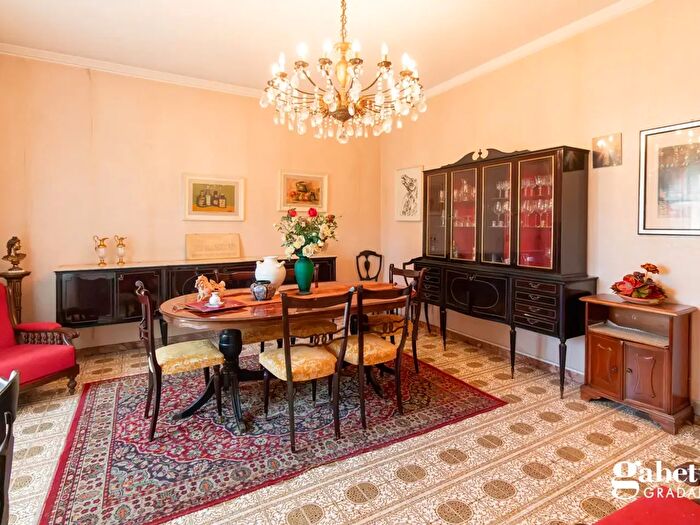 Casa con 7 locali in vendita in Via Mercato, Gradara
