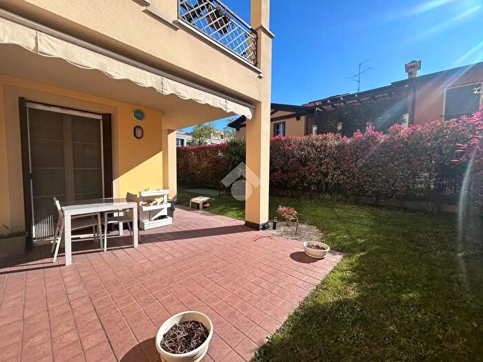 Appartamento trilocale in vendita in Via Martiri della Libertà, Roncadelle