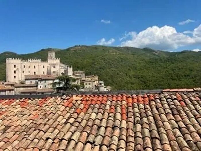 Appartamento trilocale in vendita in Via Umberto I, Cineto Romano