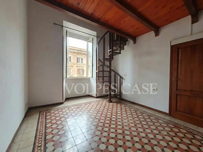 Appartamento trilocale in vendita in Via Ottaviano, Roma