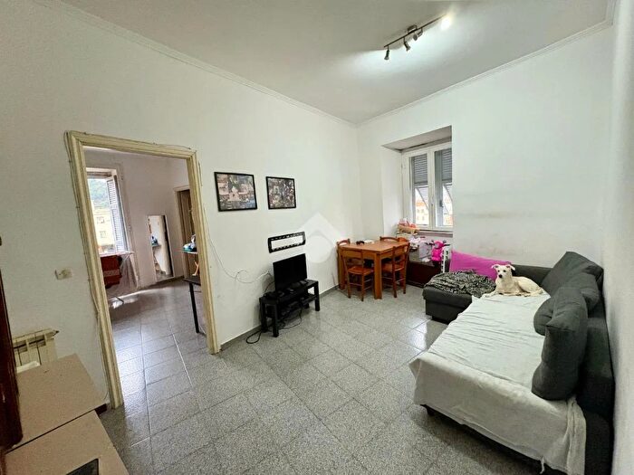 Appartamento con 7 locali in vendita in Via Cornigliano, Genova