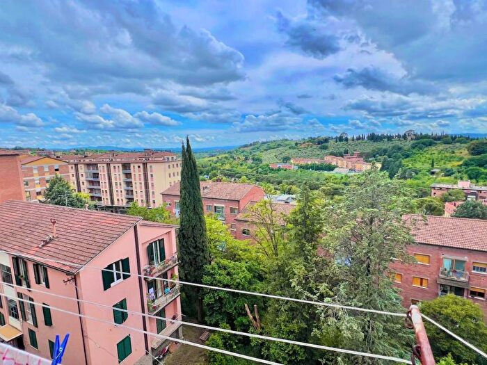 Appartamento con 5 locali in affitto in Via Dalmazio Birago, Semicentro Stazione, Perugia