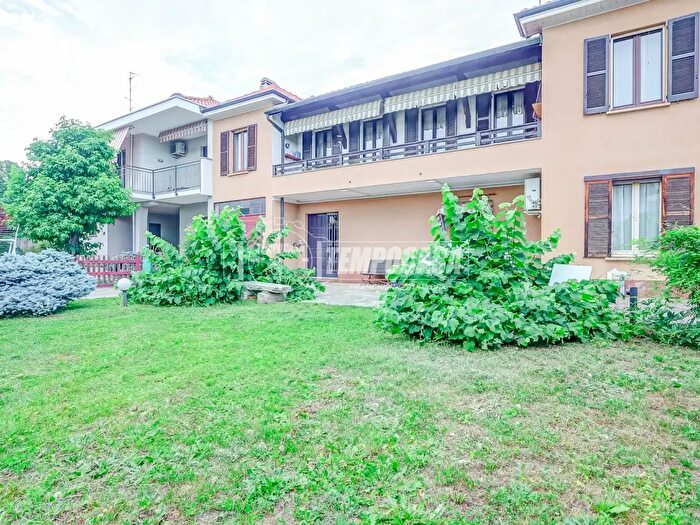 Casa con 5 locali in vendita in Via Michelangelo Buonarroti, Robecchetto Con Induno