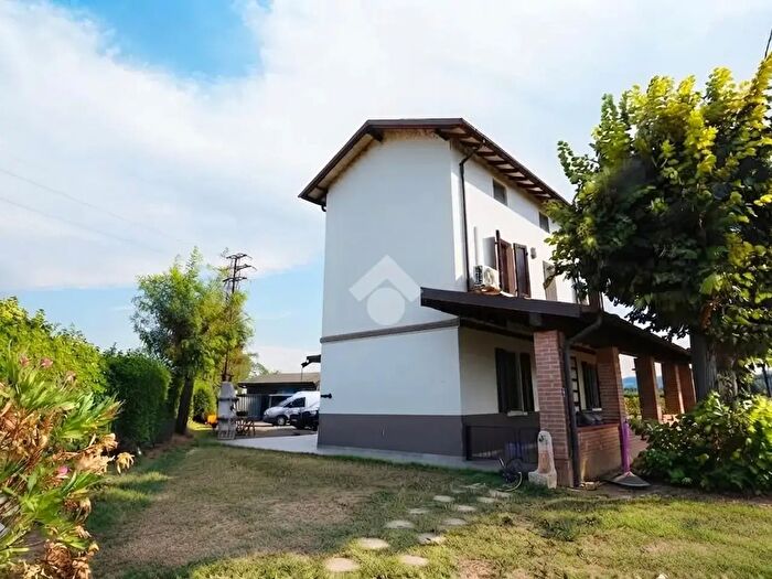Casa quadrilocale in vendita in Formigine