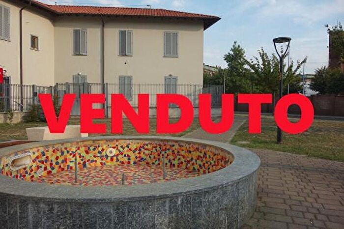 Appartamento trilocale in vendita in Via Tommaso Grossi, Rho