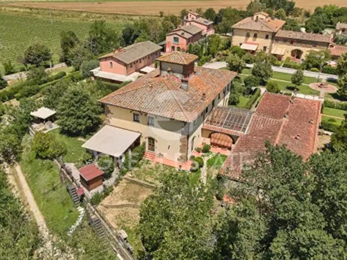 Casa con 6 locali in vendita in Piazza Guido Monaco, Arezzo