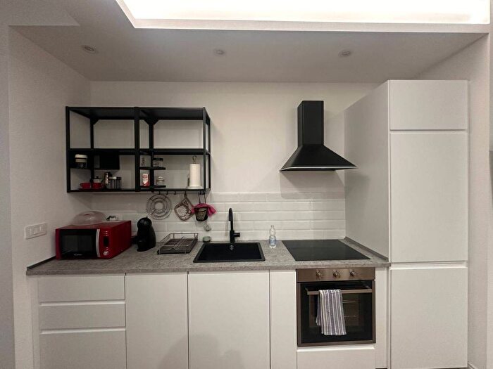 Appartamento monolocale in affitto in Via Benedetto Menzini, Piazzale Siena, Milano