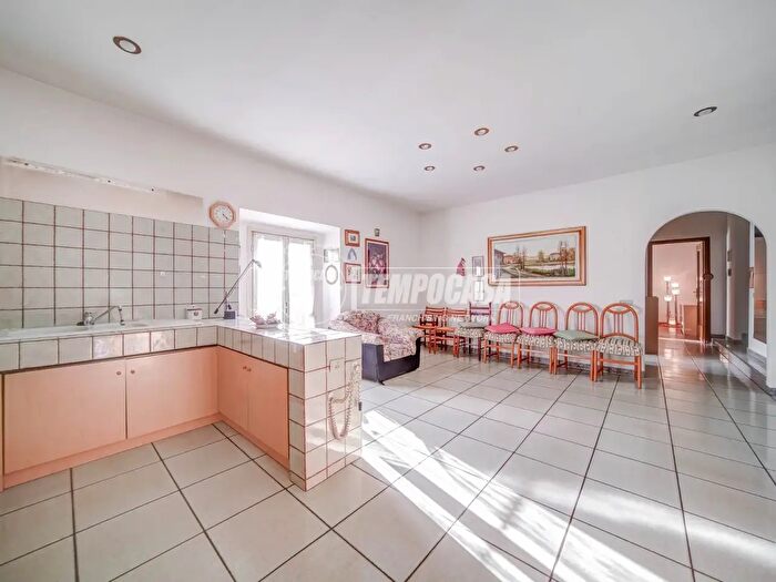 Appartamento trilocale in vendita in Piazza XX Settembre, Fagnano Olona