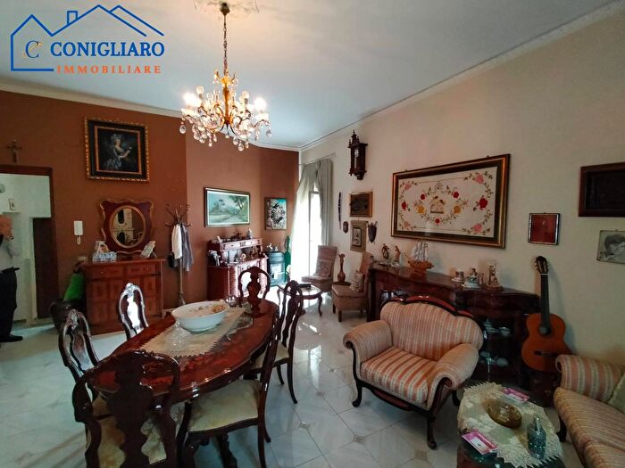 Appartamento con 7 locali in vendita in Via Giuseppe Mazzini, Carini