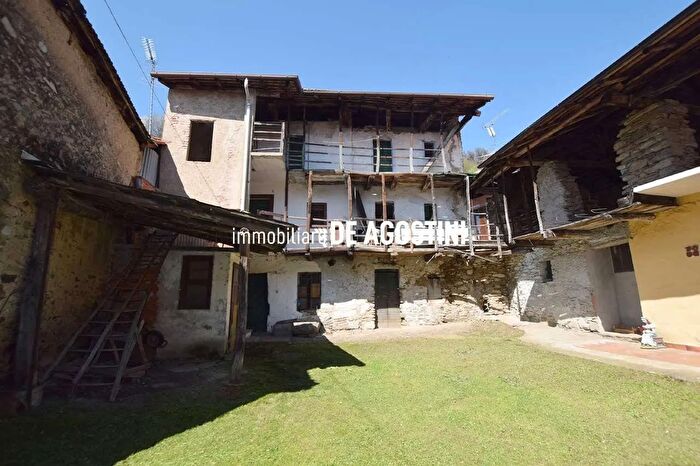 Casa con 5 locali in vendita in Via Cristoforo Colombo Massino Visconti Novara, Massino Visconti