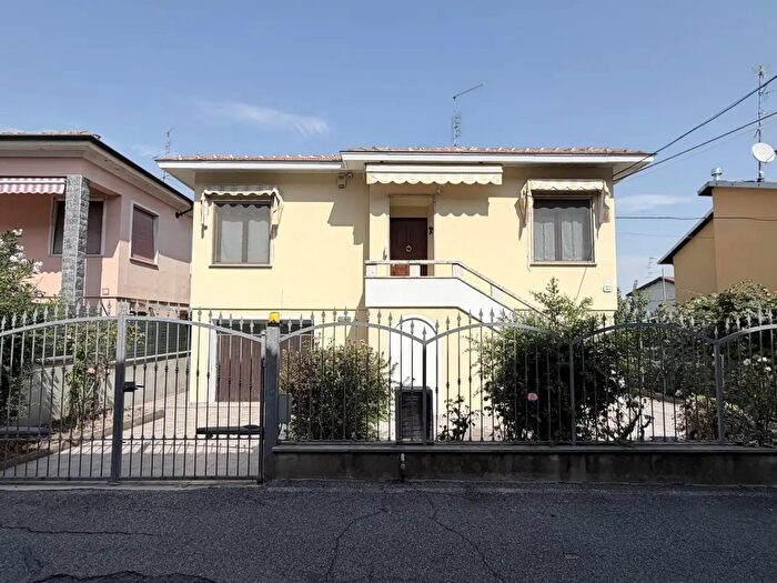 Casa con 6 locali in vendita in Via Montiglio, Villanova Monferrato