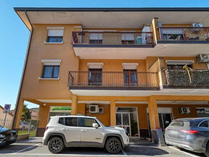 Appartamento trilocale in vendita in Via Armando Diaz, Salerano Sul Lambro