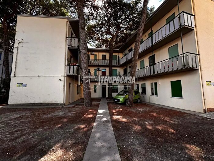 Appartamento trilocale in vendita in Via Giuseppe Giusti Lido degli Estensi, Comacchio