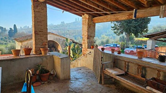 Casa con 6 locali in vendita in Scandicci