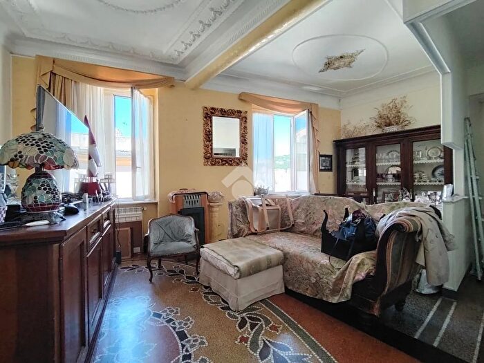 Appartamento quadrilocale in vendita in Via della Zebra, Genova