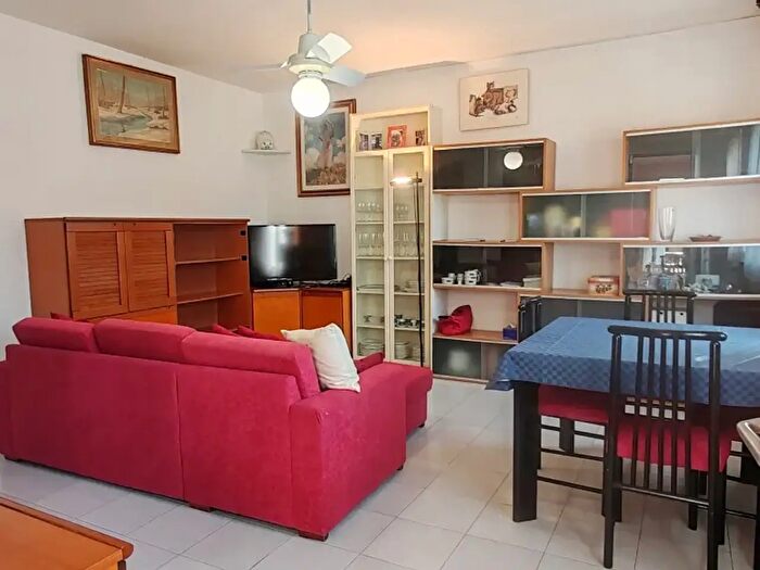 Appartamento trilocale in vendita in Via Roma, Vanzago