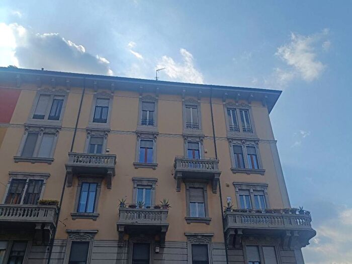 Appartamento quadrilocale in affitto in Via Giuseppe Compagnoni, Plebisciti Susa, Milano