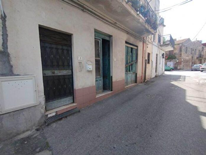 Appartamento trilocale in vendita in Via Università, Villafranca Tirrena