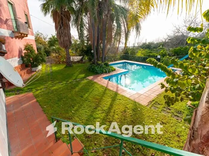 Casa con 6 locali in vendita in Strada, Giarre