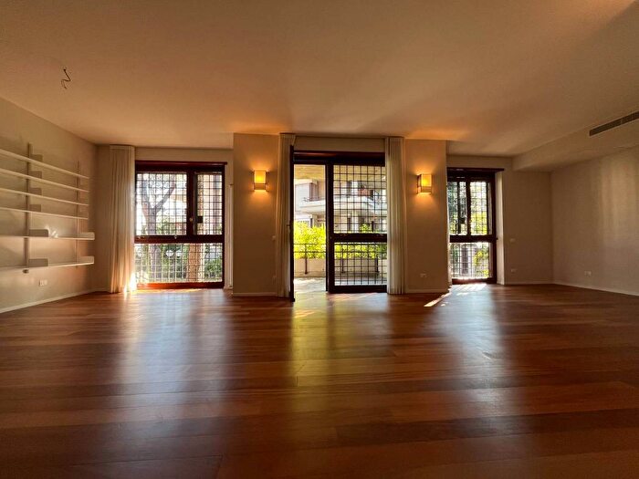 Appartamento con 5 locali in affitto in Viale Cortina d'Ampezzo, Cortina d'Ampezzo, Roma