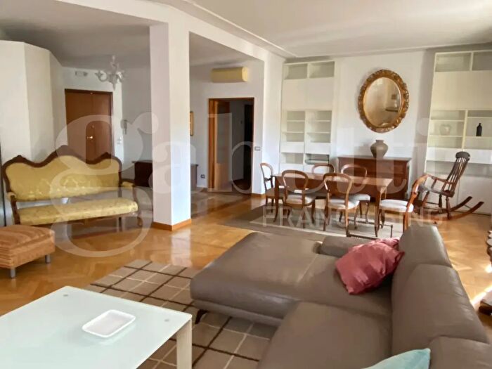 Appartamento con 5 locali in affitto in Via Piave, Venezia