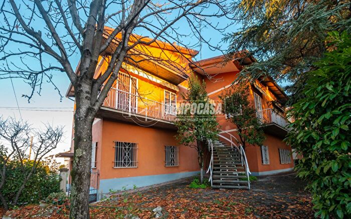 Casa con 5 locali in vendita in Via Alcide De Gasperi d, Casalgrande