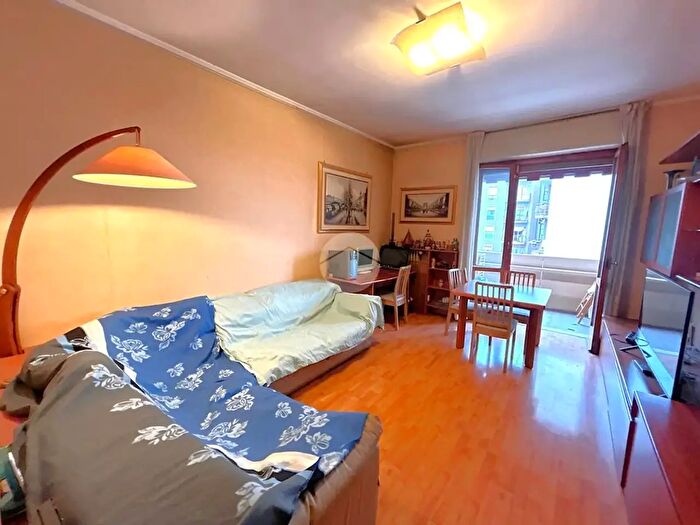 Appartamento quadrilocale in vendita in Via Francesco Gonin, Milano