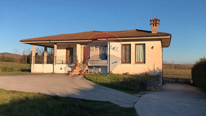 Casa con 15 locali in vendita in Massari, Bojano