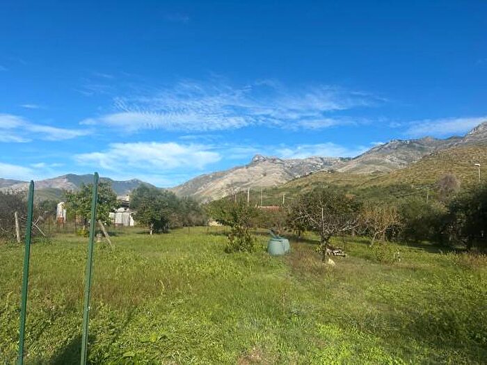 Casa quadrilocale in vendita in Via dei Meli, Formia