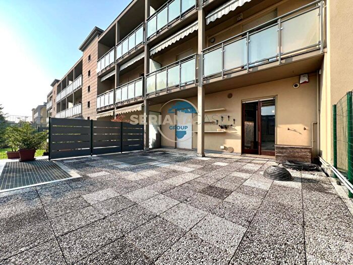 Appartamento trilocale in vendita in Via Petrarca, Ranica