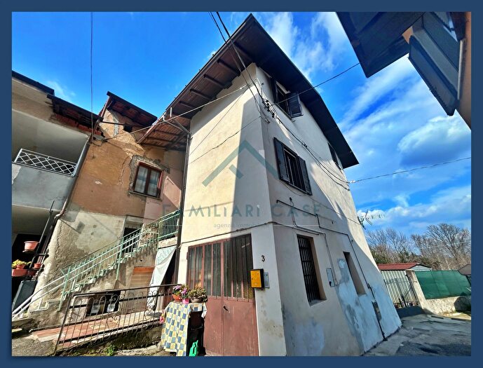 Casa bilocale in vendita in Via Stribiana Superiore, Caronno Varesino
