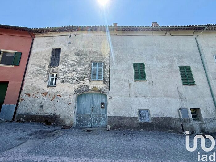 Appartamento con 12 locali in vendita in Via Cuniberti, Vicoforte