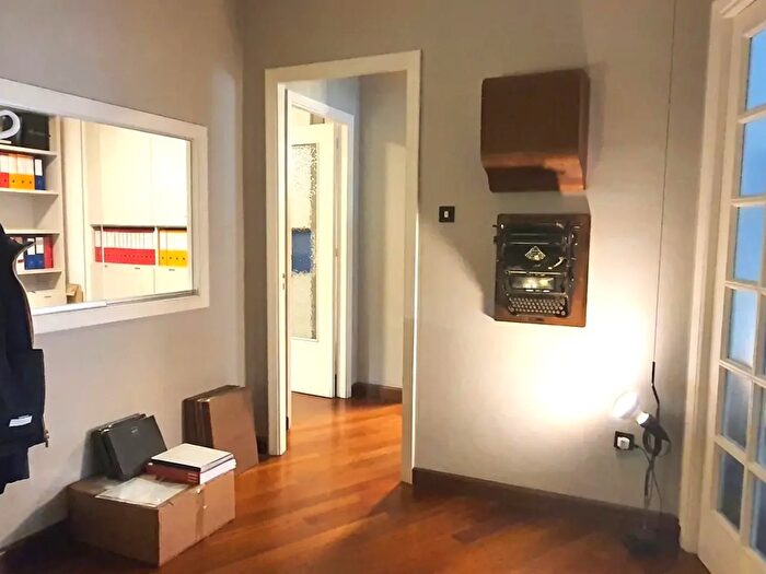 Appartamento trilocale in vendita in Piazza Vittorio Veneto, Palermo