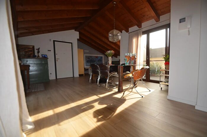 Appartamento quadrilocale in vendita in Pavia