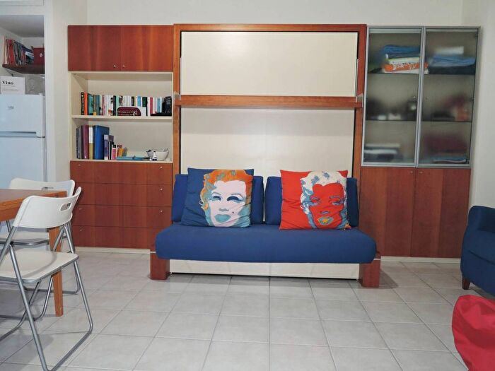 Appartamento monolocale in affitto in Via Digione, Washington, Milano