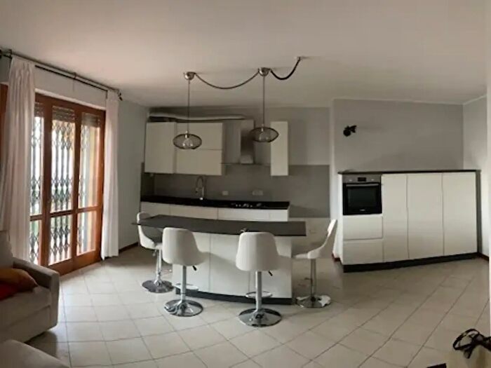 Appartamento trilocale in vendita in Cascina