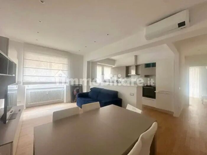 Appartamento bilocale in affitto in Via Pellegrino Rossi, Milano