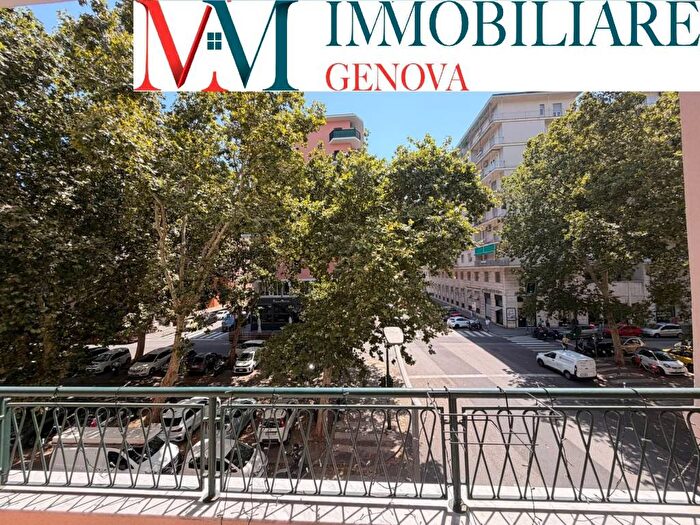 Appartamento con 6 locali in affitto in Via Antonio Cecchi, Foce, Genova