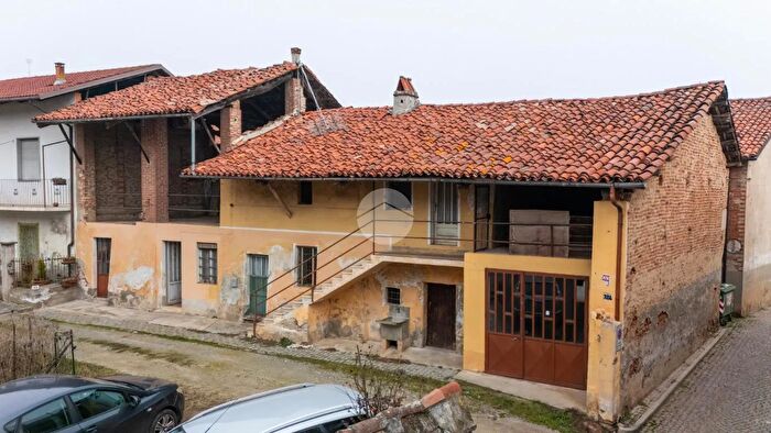 Casa quadrilocale in vendita in Via Angelo Braida, Trinita
