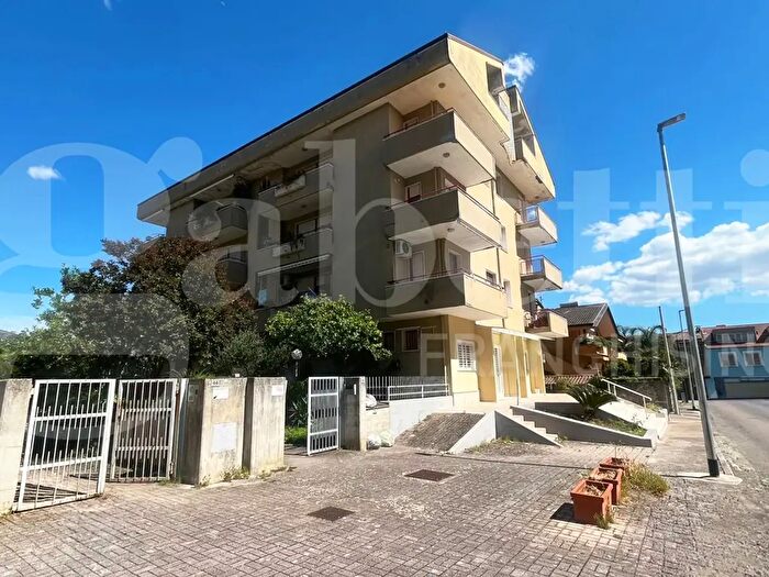 Appartamento con 5 locali in vendita in Via San Nicola, Calvi Risorta