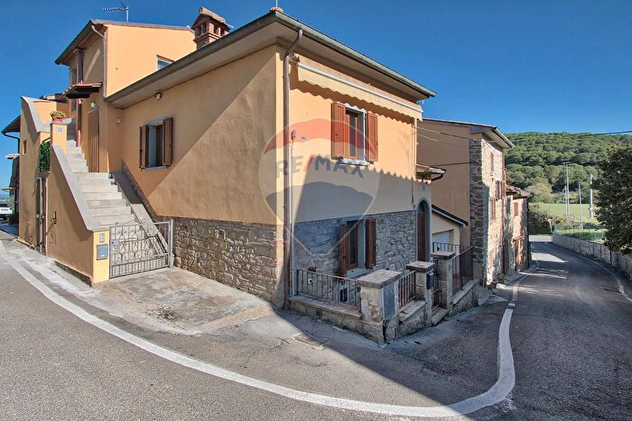 Casa con 5 locali in vendita in Via Garibaldi, Civitella In Val Di Chiana